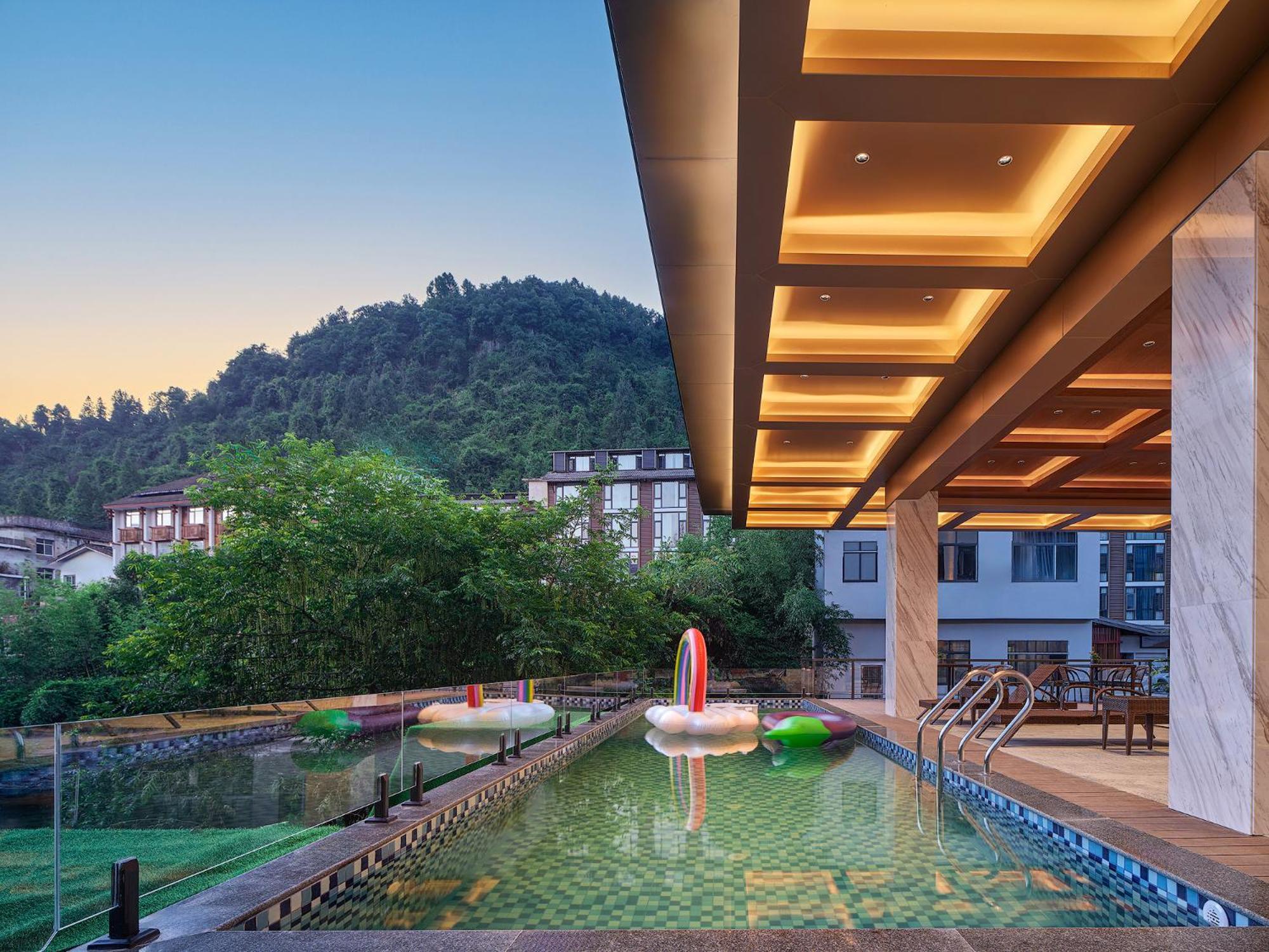 Zhangjiajie Utopia Hotel--Free One Way Pick Up Service Over 2 Nights Εξωτερικό φωτογραφία